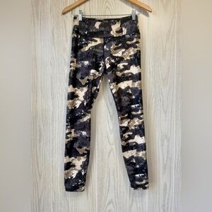 Tahari Sport SZ S women compression activewear leggings Camouflage Camo NWOT